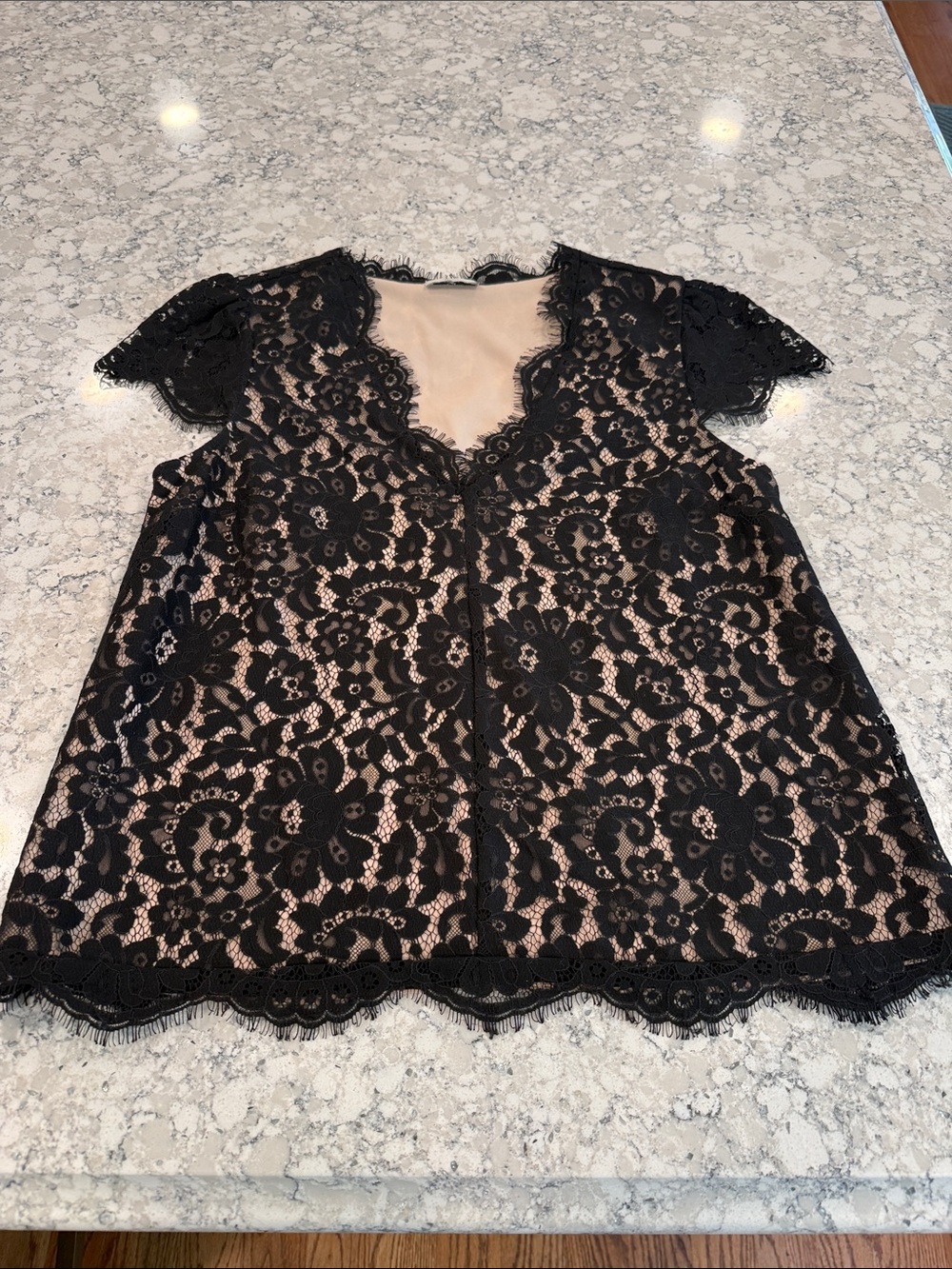 Joie Black Floral Lace Cap-Sleeve Blouse with Nude Lining scalloped lace size M